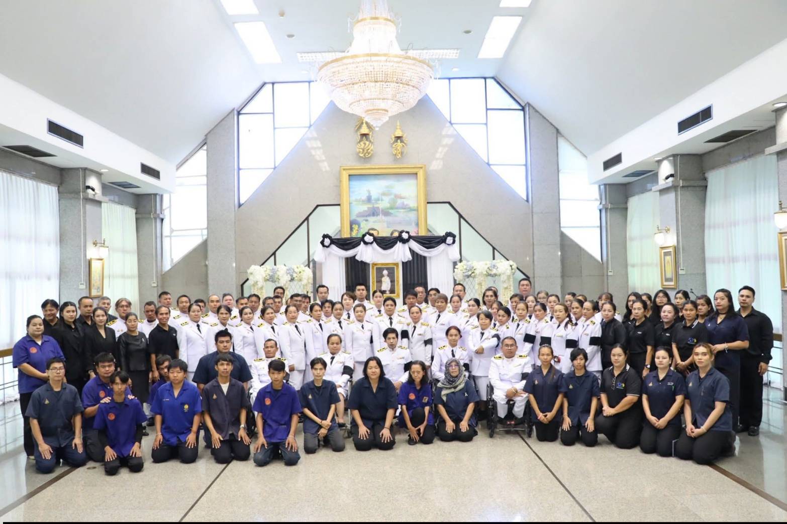 title - ศพส. จัดพิธีลงนามแสดงความอาลัยถวายแด่สมเด็จพระเจ้าลูกเธอ เจ้าฟ้าพัชรกิติยาภา นเรนทิราเทพยวดี กรมหลวงราชสาริณีสิริพัชร มหาวัชรราชธิดา ณ ศาลาพระมิ่งขวัญ ศูนย์ส่งเสริมและพัฒนาอาชีพเสริมนอกภาคการเกษตร (ศูนย์ศิลปาชีพบางไทรฯ (เดิม))